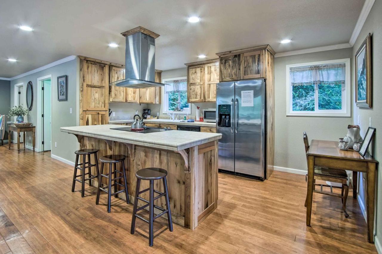 Coos Bay Retreat Less Than 2 Mi To Marina And Casino! Buitenkant foto