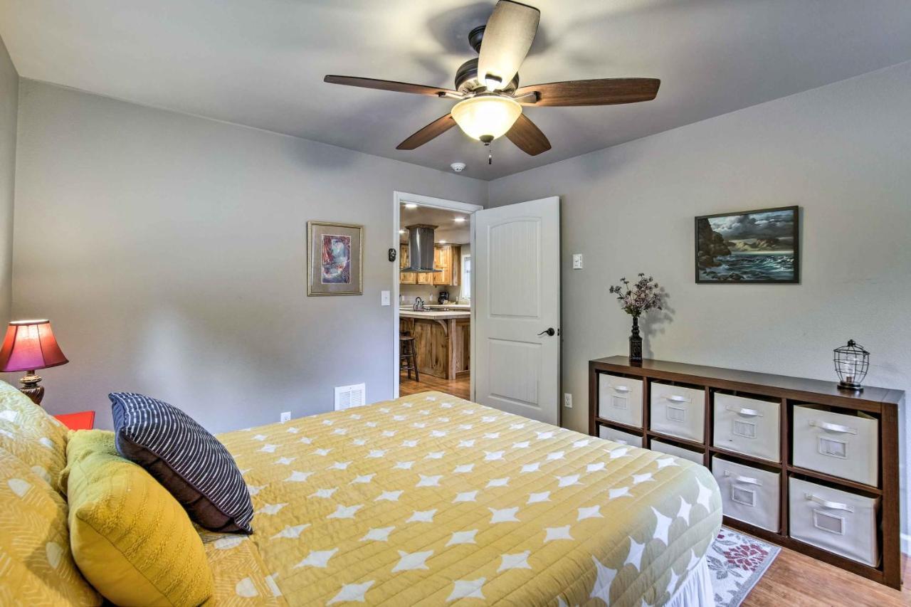 Coos Bay Retreat Less Than 2 Mi To Marina And Casino! Buitenkant foto