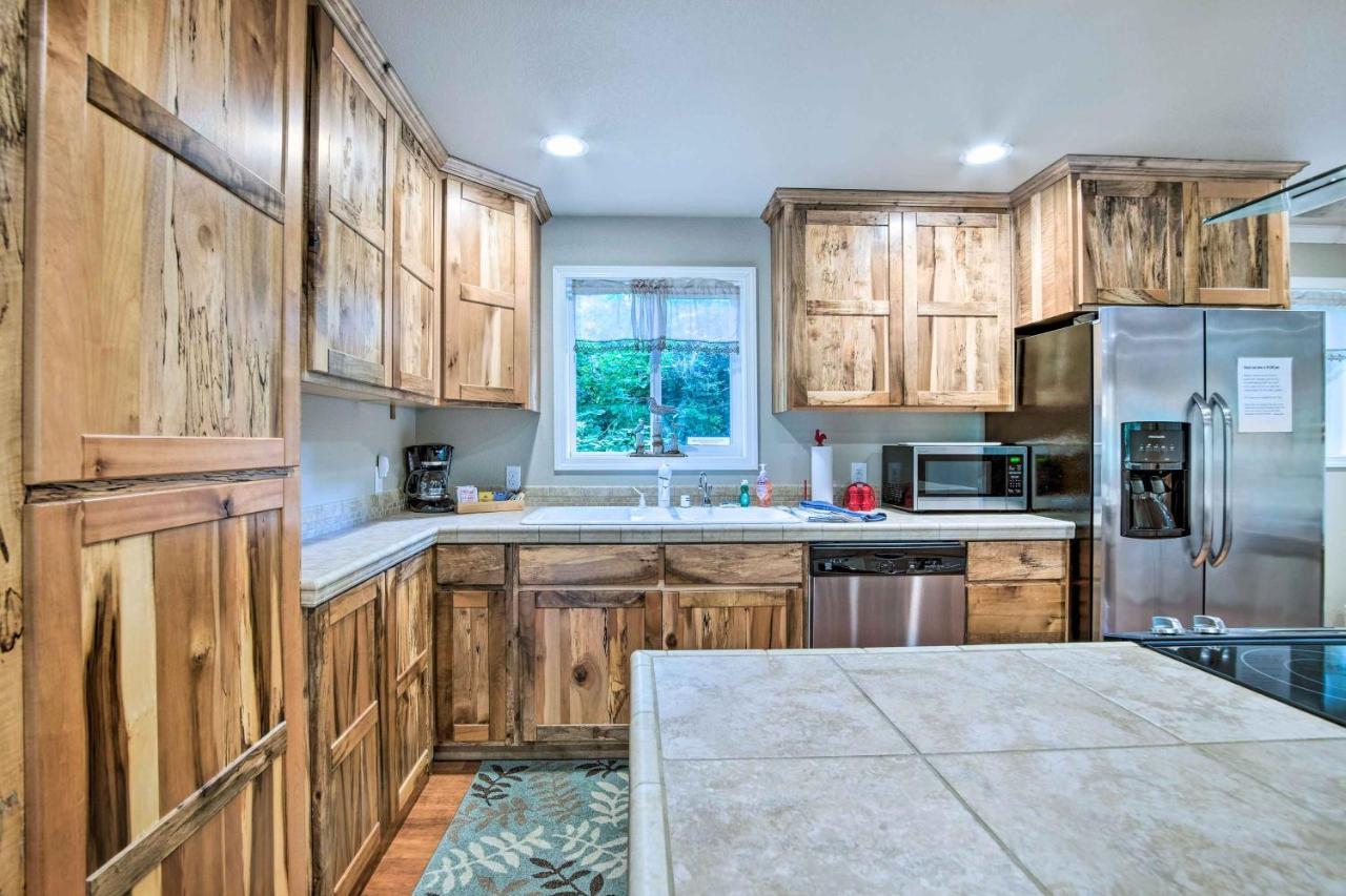 Coos Bay Retreat Less Than 2 Mi To Marina And Casino! Buitenkant foto